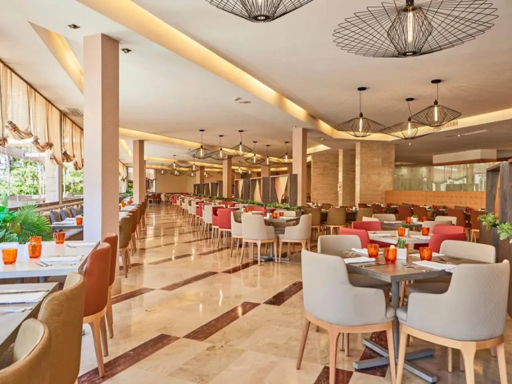 zafirotropic-buffet-15497547-f11d77f57461b497df010bafa38b6c38