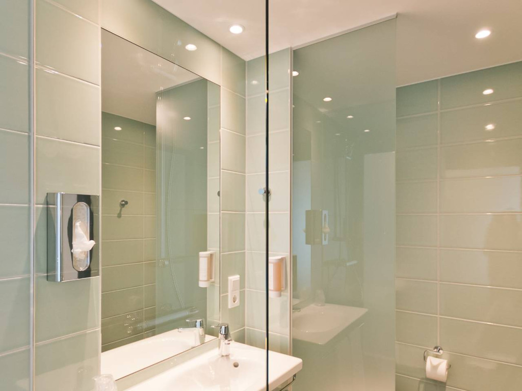 Super_8_Freiburg-Freiburg_im_Breisgau-Badezimmer-2-876271