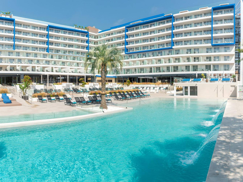 L´Azure Hotel