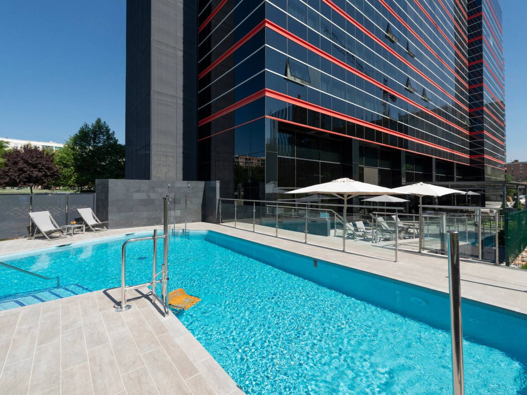 NH_Madrid_Ribera_del_Manzanares_piscina