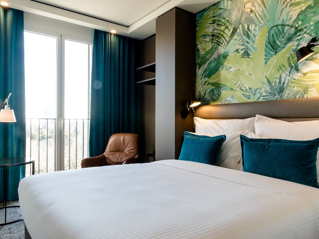 161415955_Motel_One_Barcelona-Ciutadella_The_One_Queen_20_S