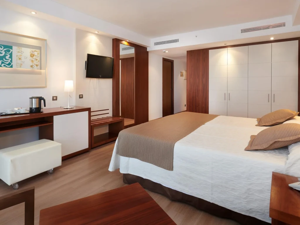 hipotelscalamillorpark-standarddoubleroom3852.jpg-368337369f8797b3e8ff54904b952caa