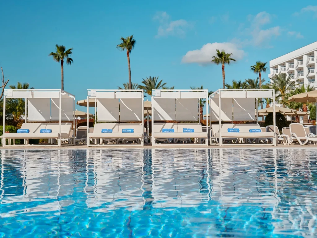 hipotelscalamillorparkpoolbalibeds71773.jpg-cd5f63ee9ec7a8be40e8ed1a30cd71c5 (1)