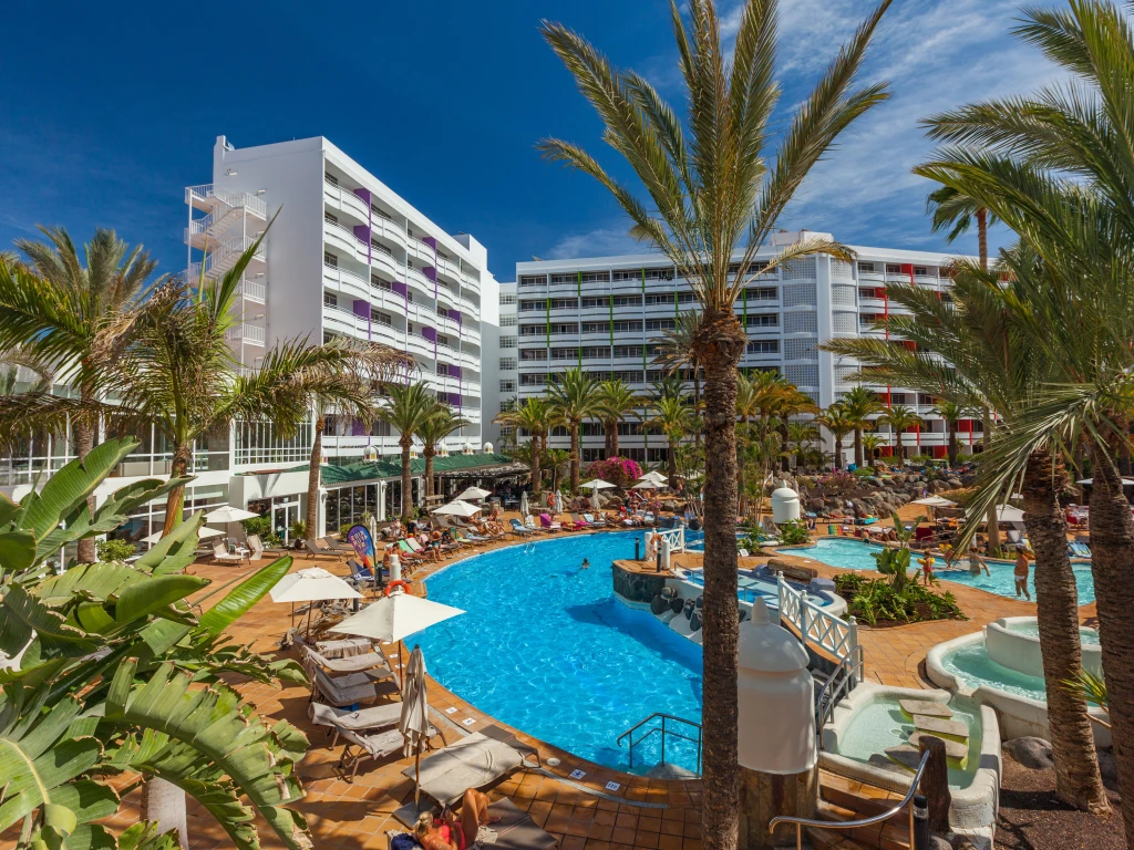 ISLAND POOL (1)
