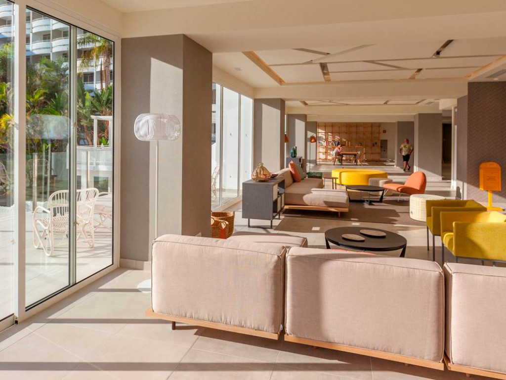 LOBBY-3