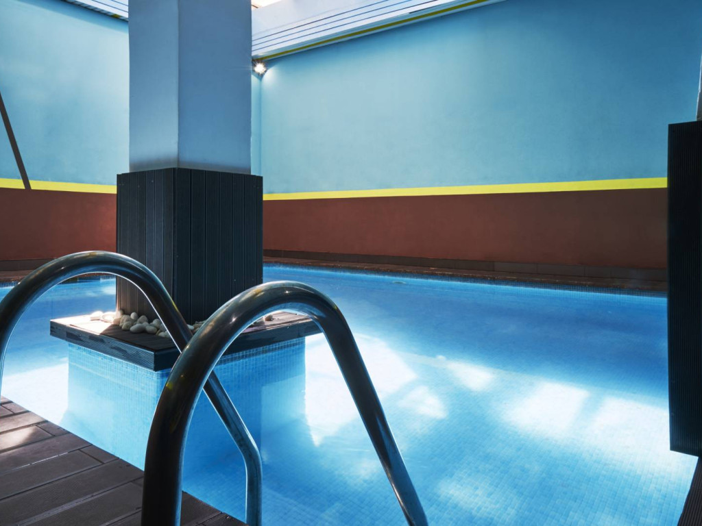CA-FITNESS-Piscina Interior 1