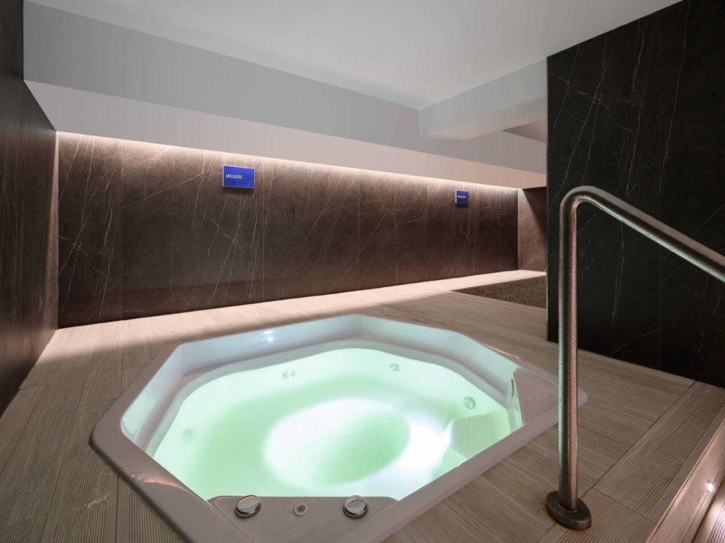 jacuzzi