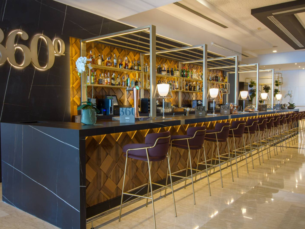 360º LifeStyle Lobby 4