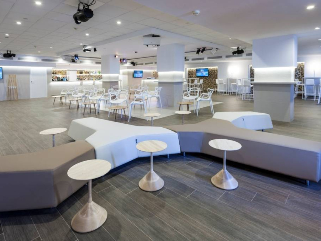 Sport Bar 1