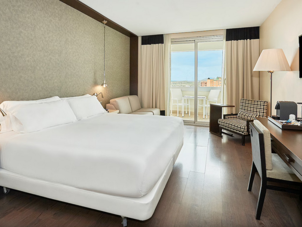 NH Alicante Citycamps 1_Hotel Zimmer