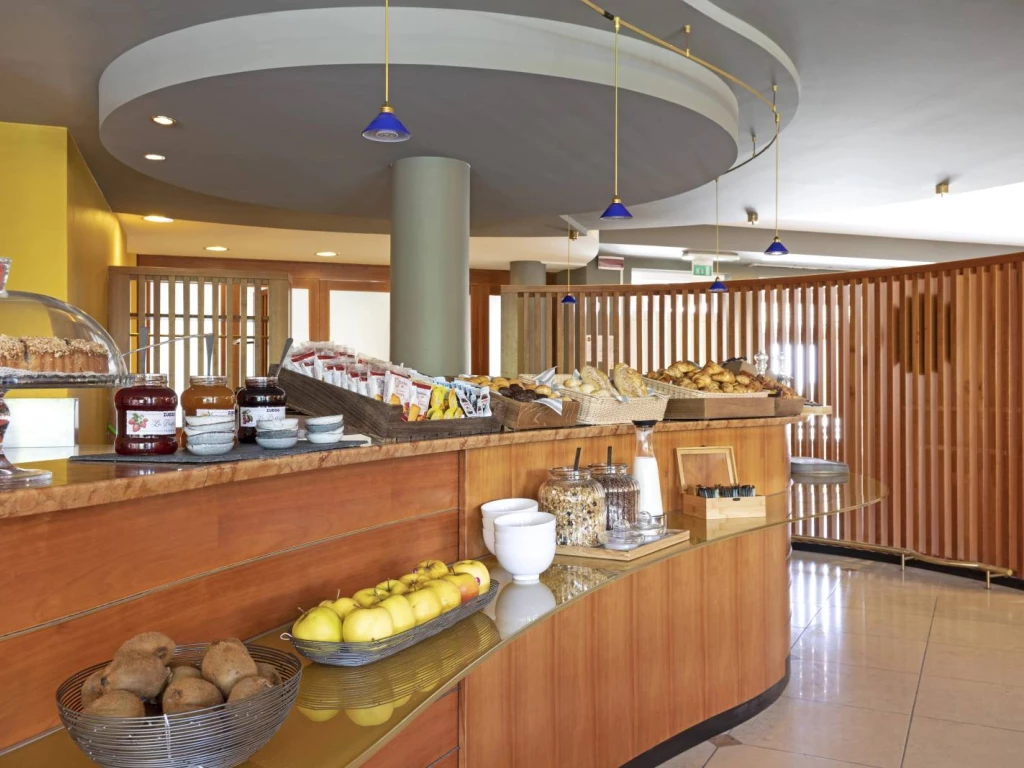 hotel-affi_sala-colazione_1-40527