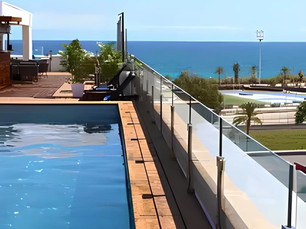 piscina-rooftop-blaumar-eurohotel-diagonal-port-barcelona-1743502139 (1)-fotor-enhance-2025071516119