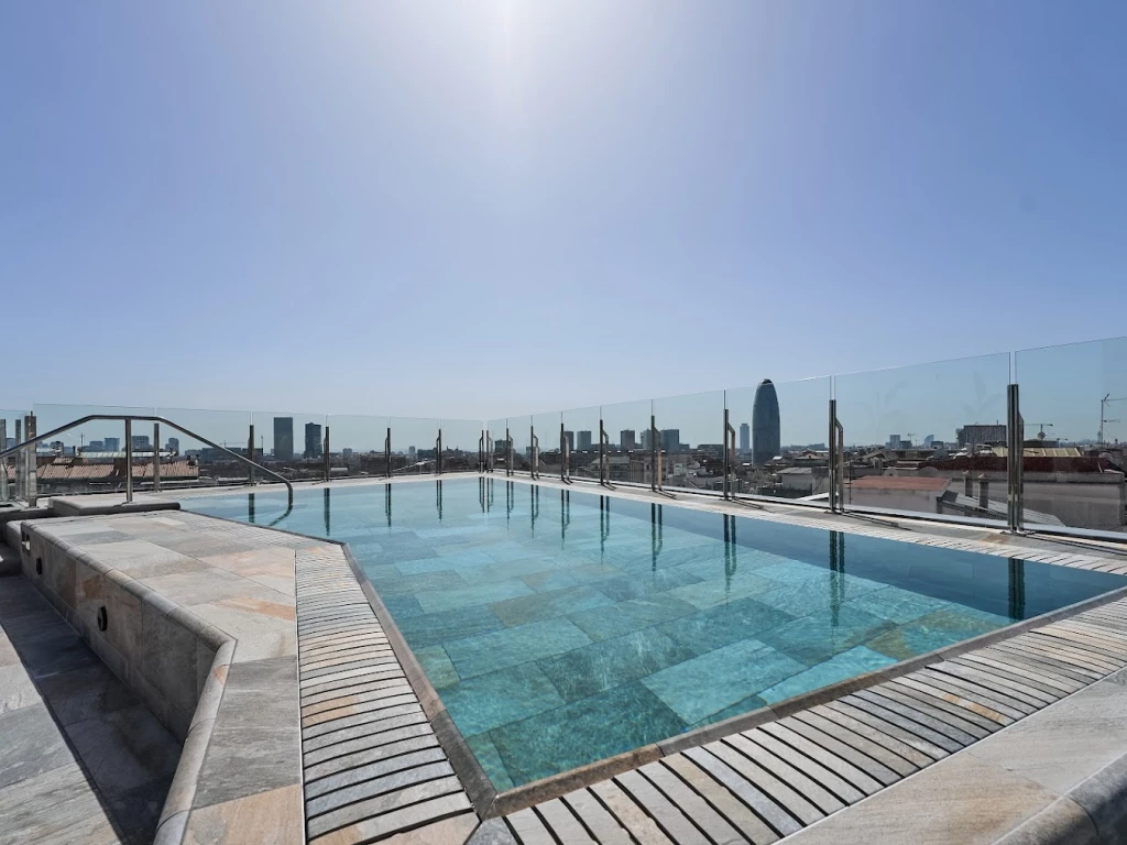 Catalonia Atenas piscina (2)