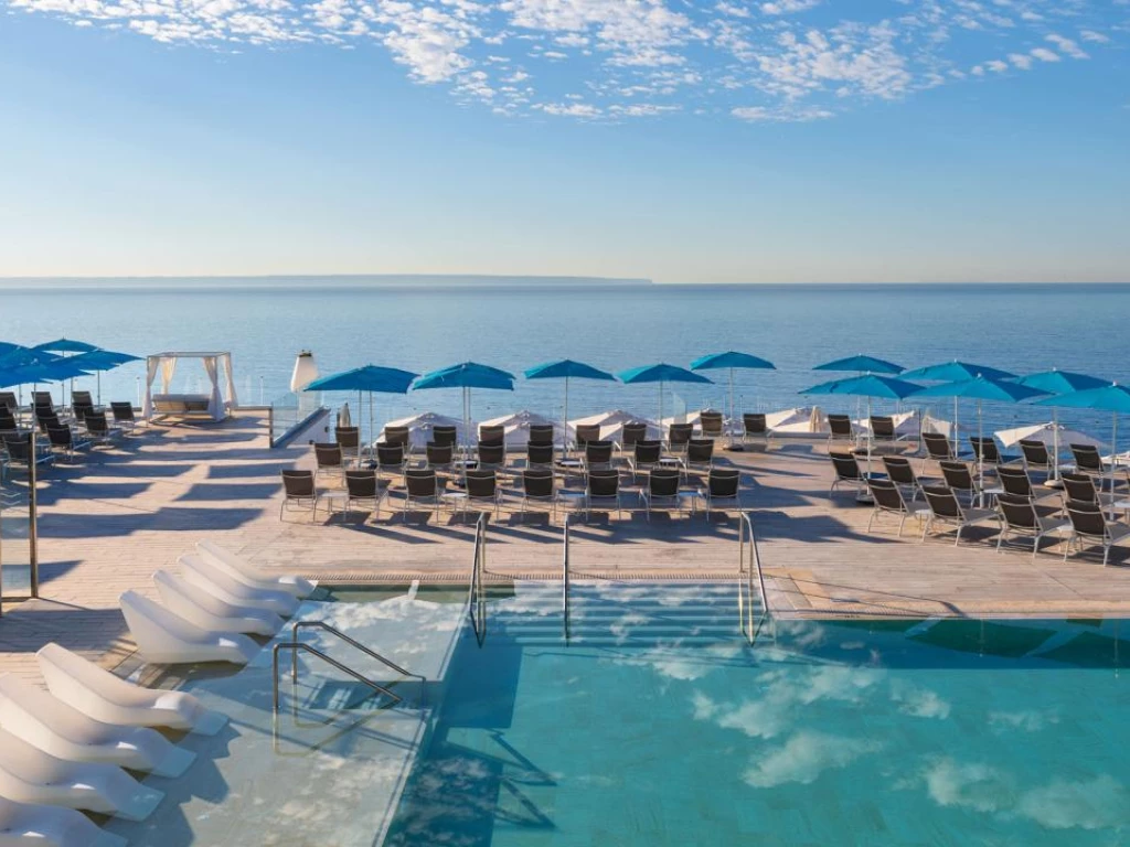02 Sky Pool Area & Balinese Beds