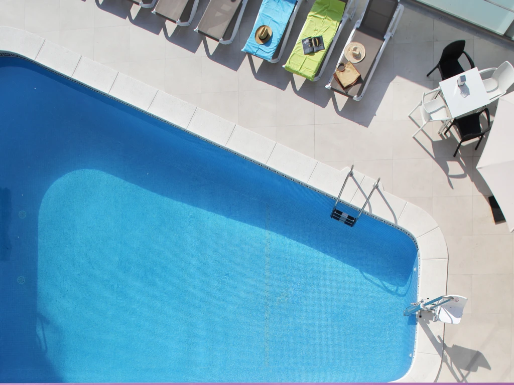 3. PISCINA