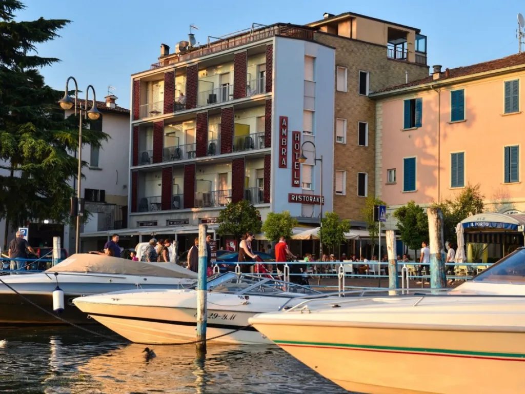 ambra-hotel-lago-iseo-1024x681