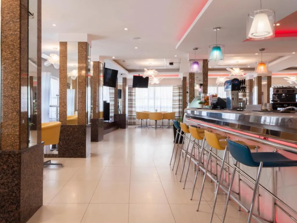 alexandra-hotel-2_174768530824