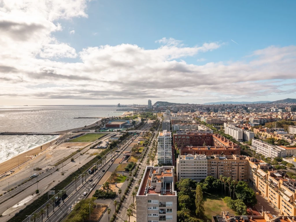 Catalonia Barcelona Beach Vistas (1)
