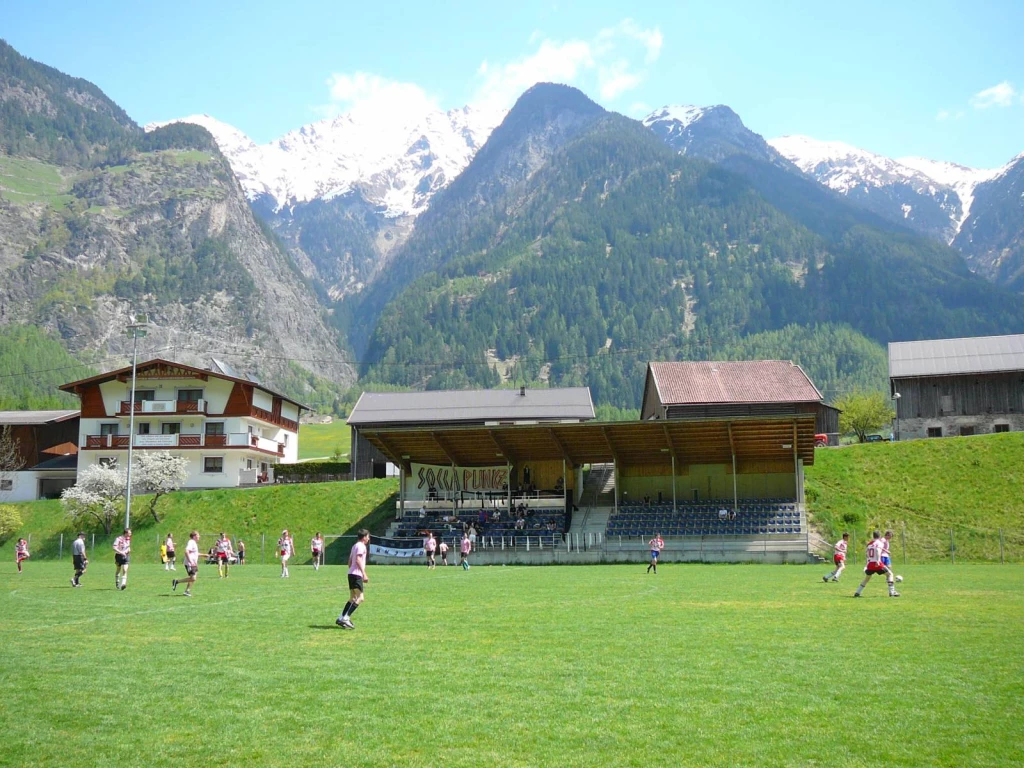 Fussballplatz Umhausen  (2)